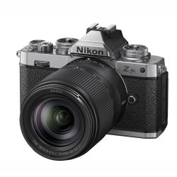 Nikon Zfc + Z DX 18-140 VR silver