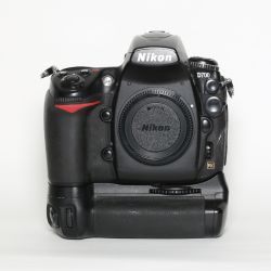 Nikon D700 + grip