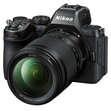Nikon Z5 II + 24-200mmf/4-6,3 Nikon Z5 II + 24-200mmf/4-6,3