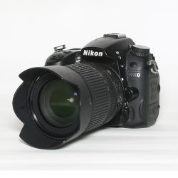 Nikon D7000 + 18-105mm
