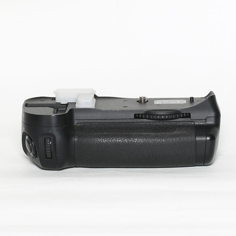Nikon MB D10