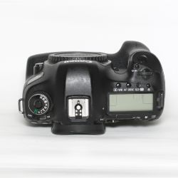 Canon EOS 5 Mark III + BG E11
