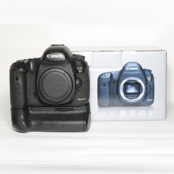 Canon EOS 5 Mark III + BG E11