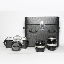 Nikkormat FT + Nikkor 55/3,5 micro 8 + 28/3,5 + 105/2,5 + borsa