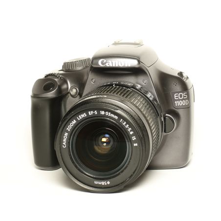 Canon EOS 1100D + 18-55 IS II